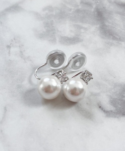 yu-ka（ユーカ）の「YU-KA:パール＆ビジューイヤリング Pearl bijou earring（イヤリング・レディース・グレー/シルバー・FREE）」の5枚目の写真