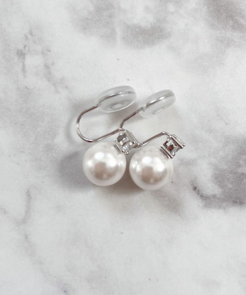 yu-ka（ユーカ）の「YU-KA:パール＆ビジューイヤリング Pearl bijou earring（イヤリング・レディース・グレー/シルバー・FREE）」の6枚目の写真