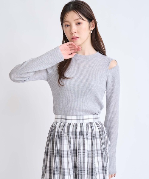 NOELA(ノエラ)の「ショルダーカットニット(ニット/セーター・レディース・グレー/オフホワイト/イエロー・フリー)」の3枚目の写真
