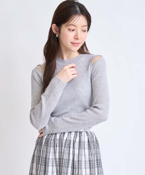 NOELA(ノエラ)の「ショルダーカットニット(ニット/セーター・レディース・グレー/オフホワイト/イエロー・フリー)」の11枚目の写真