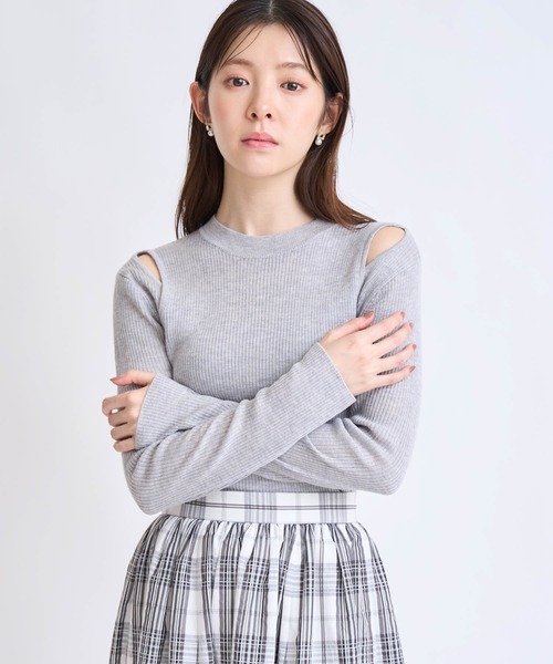 NOELA(ノエラ)の「ショルダーカットニット(ニット/セーター・レディース・グレー/オフホワイト/イエロー・フリー)」の14枚目の写真
