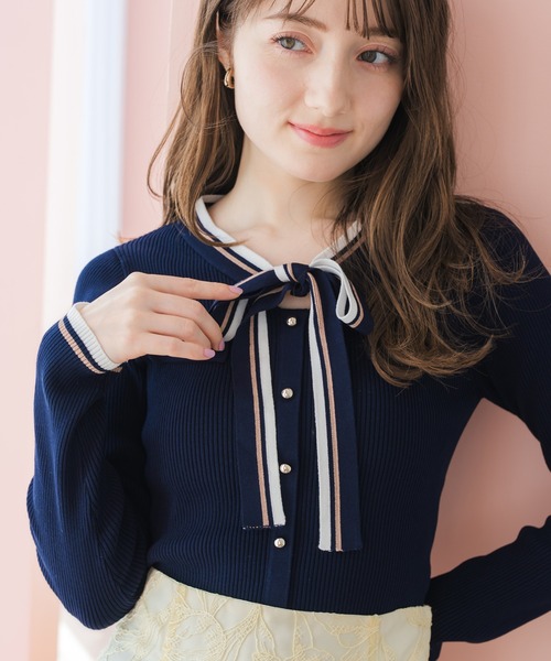 MISCH MASCH（ミッシュマッシュ）の「2026春夏新作 マルチ配色ボウタイリブニット（ニット/セーター・レディース・ブルー/ホワイト/ネイビー・ﾌﾘ-）」の2枚目の写真