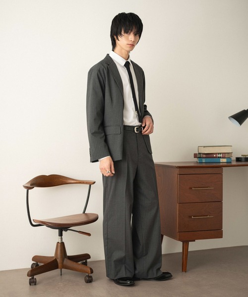 LUCY（ルーシー）の「LUCY/【26年春夏新作】ワイドストレートスラックス（スラックス・メンズ・グレー系その他4/ブラック/ブラック系その他4・LARGE/MEDIUM）」の17枚目の写真