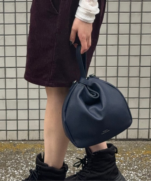DRAW(ドロー)の「DRAW(ドロー) / ドローストリング SMALL Hanging Pouch Bag(ハンドバッグ・レディース・ベージュ/ネイビー・FREE)」の10枚目の写真