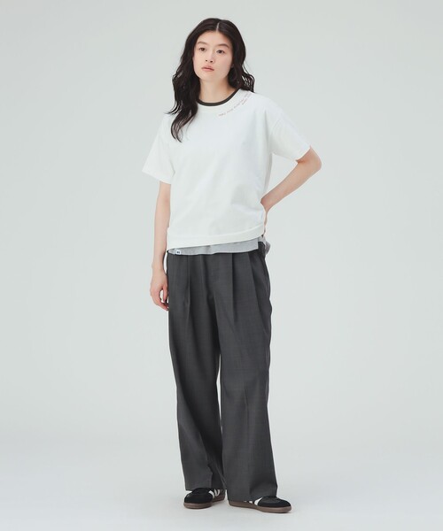 BEAMS HEART(ビームスハート)の「HEART刺繍 Tシャツ(Tシャツ/カットソー・レディース・ブラック/イエロー系その他4/オフホワイト・FREE)」の4枚目の写真
