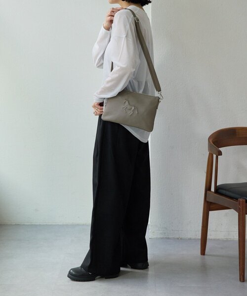 ear PAPILLONNER（イアパピヨネ）の「【IOPELLE(イオペレ)】アニマルスタンプショルダーバッグ（ショルダーバッグ・レディース・ブラック/パープル/グレー・FREE）」の16枚目の写真