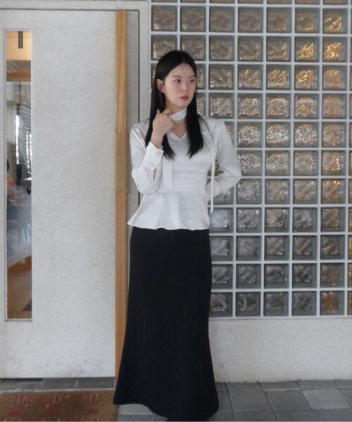 MICANE（ミケーネ）の「マテオサテンペプラムブラウス（シャツ/ブラウス・レディース・ブラック/クリーム・SMALL/MEDIUM/LARGE/XX-LARGE/X-LARGE）」の5枚目の写真