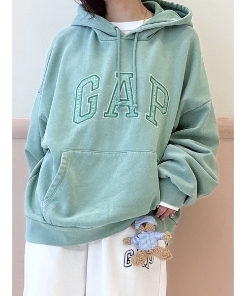 GAP(ギャップ)の「ヴィンテージソフト オーバーサイズ GAPロゴパーカー(パーカー・メンズ・グリーン/ブラウン・XL/L/M/S/XS)」の1枚目の写真
