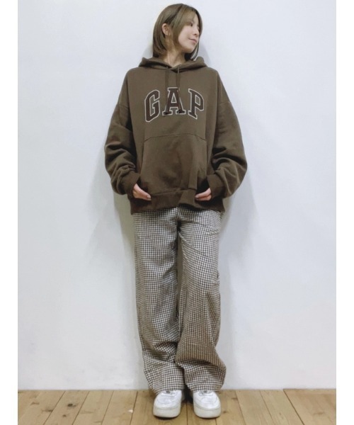 GAP(ギャップ)の「ヴィンテージソフト オーバーサイズ GAPロゴパーカー(パーカー・メンズ・グリーン/ブラウン・XL/L/M/S/XS)」の20枚目の写真