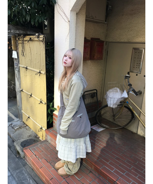 THECOLDESTMOMENT(ザコールデストモーメント)の「TCM curved pocket cross bag (grey)(メッセンジャーバッグ・レディース・その他・OS)」の14枚目の写真
