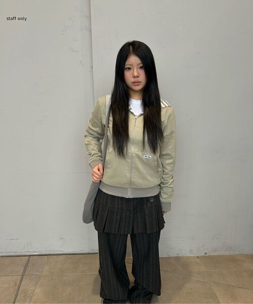 THECOLDESTMOMENT(ザコールデストモーメント)の「TCM curved pocket cross bag (grey)(メッセンジャーバッグ・レディース・その他・OS)」の16枚目の写真