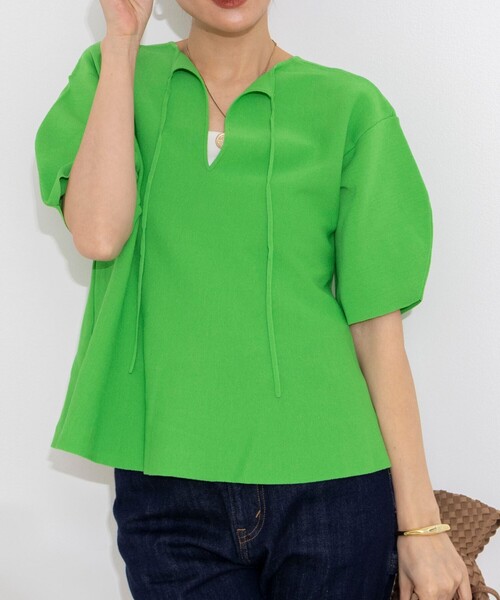 Rie Miller(リエミラー)の「《手洗い可能》トラペーズ2WAYプルオーバー(ニット/セーター・レディース・アイボリー/ブラック/グリーン・38)」の3枚目の写真