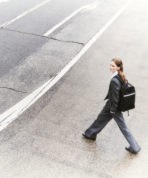 LeSportsac（レスポートサック）の「AT AVENUE BACKPACK ミッドナイトデューン（バックパック/リュック・レディース・ブラック・FREE）」の6枚目の写真