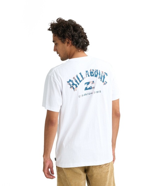 BILLABONG(ビラボン)の「BILLABONG メンズ ARCH Tシャツ 【2026年春夏モデル】(Tシャツ/カットソー・メンズ・ホワイト/ブラック・LARGE/MEDIUM)」の1枚目の写真