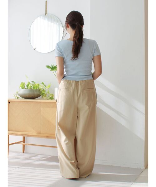 Ungrid(アングリッド)の「ショルダーデザインシアーTee(Tシャツ/カットソー・レディース・イエロー/ピンク/ブルー/チャコールグレー・FREE)」の13枚目の写真