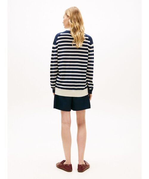 TOMMY HILFIGER（トミーヒルフィガー）の「ライトレイヤリングロングスリーブクルーネックセーター（ニット/セーター・レディース・ネイビー・XX-SMALL/X-SMALL/SMALL）」の2枚目の写真