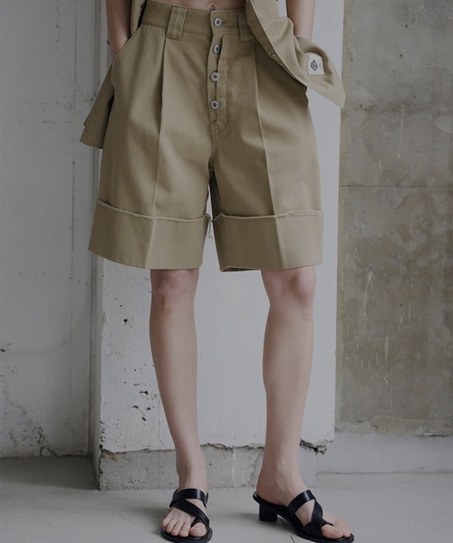 Ameri(アメリ)の「Dickies × Ameri HALF PANTS(チノパンツ・レディース・ベージュ/ブラック/グリーン・MEDIUM/SMALL)」の13枚目の写真