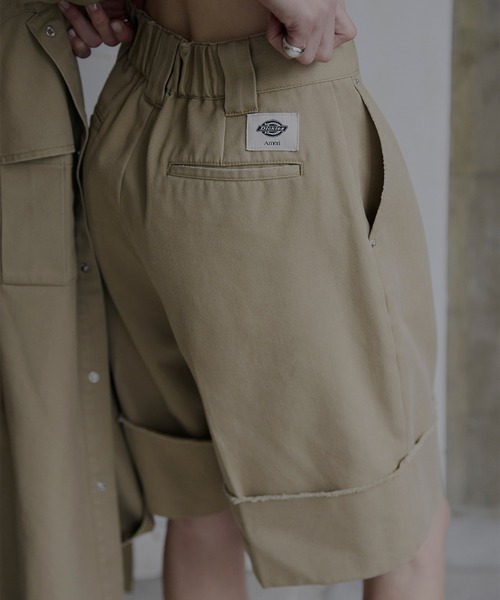 Ameri(アメリ)の「Dickies × Ameri HALF PANTS(チノパンツ・レディース・ベージュ/ブラック/グリーン・MEDIUM/SMALL)」の14枚目の写真