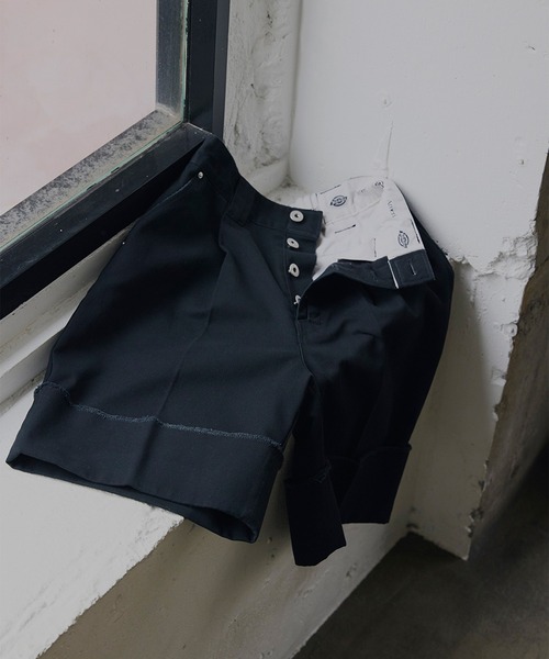Ameri(アメリ)の「Dickies × Ameri HALF PANTS(チノパンツ・レディース・ベージュ/ブラック/グリーン・MEDIUM/SMALL)」の21枚目の写真