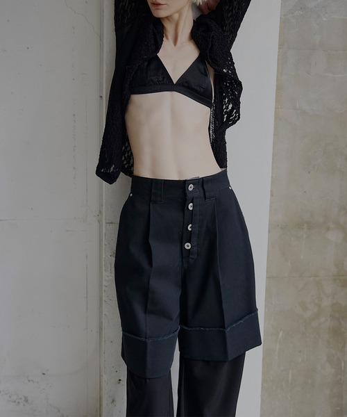 Ameri(アメリ)の「Dickies × Ameri HALF PANTS(チノパンツ・レディース・ベージュ/ブラック/グリーン・MEDIUM/SMALL)」の6枚目の写真