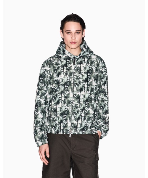ARMANI EXCHANGE（アルマーニエクスチェンジ）の「【A|X アルマーニ エクスチェンジ】リサイクルポリエステル フーデッドナイロンジャケット（ナイロンジャケット・メンズ・グリーン・SMALL/X-LARGE）」の5枚目の写真