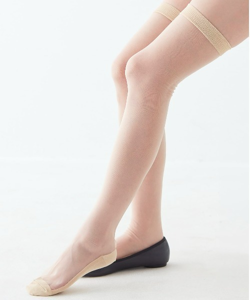 tutuanna(チュチュアンナ)の「足底綿でムレにくい ストッキング風オーバーニーソックス(ソックス/靴下・レディース・ブラック/サンドベージュ/オフホワイト/ライトベージュ・M)」の3枚目の写真