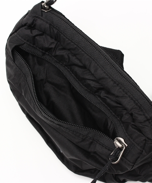 patagonia（パタゴニア）の「Patagonia / Lightweight Travel Mini Hip Pack 1L（ボディバッグ/ウエストポーチ・レディース・ブラック・ONE SIZE）」の9枚目の写真
