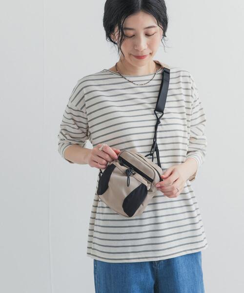 URBAN RESEARCH DOORS(アーバンリサーチドアーズ)の「コンパクトマルチポケットショルダーバッグ(ショルダーバッグ・レディース・ブラック/ベージュ・ONE)」の3枚目の写真