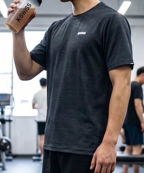 K-SWISS(ケースイス)の「【K-SWISS/ケースイス】杢天竺プリントクルーTシャツ/クルーネック ジム ランニング 通勤 休日(Tシャツ/カットソー・メンズ・ネイビー/ブラック/レッド・X-LARGE/LARGE/MEDIUM)」の2枚目の写真