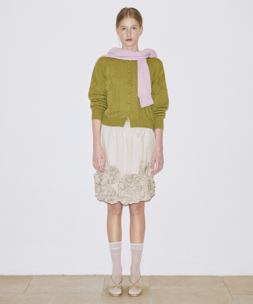 SINOON(シヌーン)の「Reverse Flower Cardigan (Olive)(カーディガン/ボレロ・レディース・オリーブ・FREE)」の2枚目の写真
