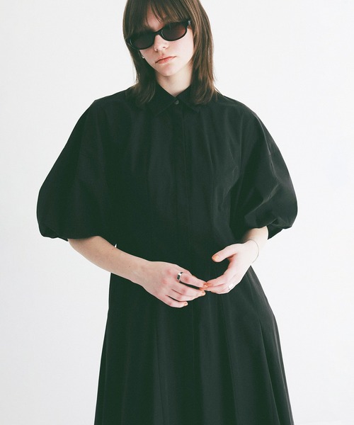CLANE(クラネ)の「FORM SLEEVE PANEL LINE SHIRT ONEPIECE(ワンピース・レディース・ブラック/サックスブルー/ホワイト・0/2/1)」の8枚目の写真