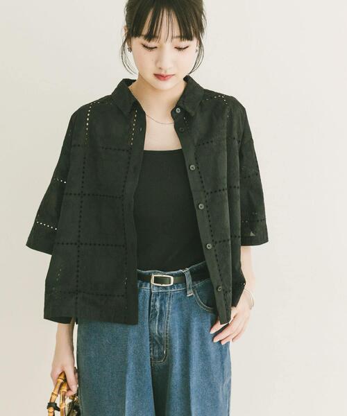 ITEMS URBANRESEARCH(アイテムズ アーバンリサーチ)の「ブロックレースシャツ(シャツ/ブラウス・レディース・ホワイト系その他/ブラック・FREE)」の1枚目の写真