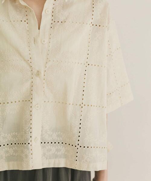 ITEMS URBANRESEARCH(アイテムズ アーバンリサーチ)の「ブロックレースシャツ(シャツ/ブラウス・レディース・ホワイト系その他/ブラック・FREE)」の22枚目の写真
