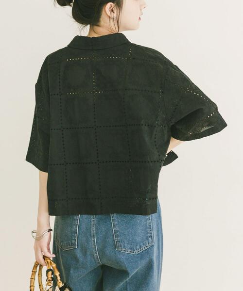 ITEMS URBANRESEARCH(アイテムズ アーバンリサーチ)の「ブロックレースシャツ(シャツ/ブラウス・レディース・ホワイト系その他/ブラック・FREE)」の17枚目の写真