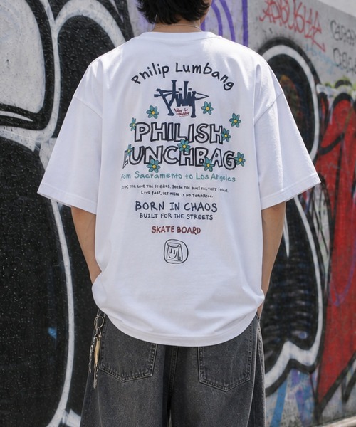 Philip Lumbang(フィリップランバン)の「【h】〔Philip Lumbang/フィリップランバン〕アソートアート プリント リラックスフィット 半袖Tシャツ(Tシャツ/カットソー・メンズ・ブラック系1/ホワイト系4/ブラック系2/ホワイト系3/ホワイト系2/ホワイト系1/ブラック系3/ブラック系4・LARGE/MEDIUM)」の4枚目の写真