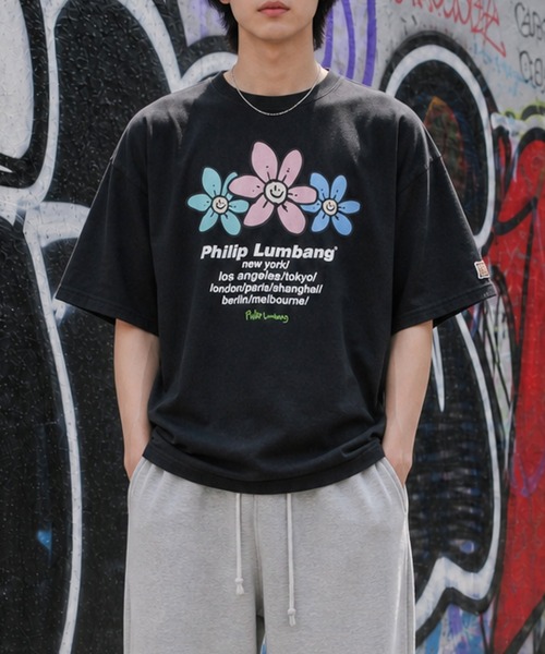 Philip Lumbang(フィリップランバン)の「【h】〔Philip Lumbang/フィリップランバン〕アソートアート プリント リラックスフィット 半袖Tシャツ(Tシャツ/カットソー・メンズ・ブラック系1/ホワイト系4/ブラック系2/ホワイト系3/ホワイト系2/ホワイト系1/ブラック系3/ブラック系4・LARGE/MEDIUM)」の7枚目の写真