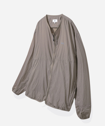 YALE（イェール）の「[ONEMILE WEAR] コンフォートバックフルノーカラージャケット ブラウン（ナイロンジャケット）」