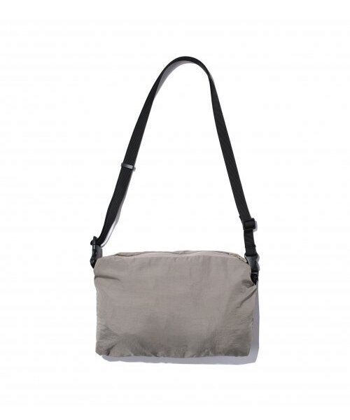 YALE（イェール）の「[ONEMILE WEAR] コンフォートバックフルノーカラージャケット ブラウン（ナイロンジャケット・レディース・その他・SMALL/MEDIUM/WS/X-LARGE/LARGE/XX-LARGE）」の5枚目の写真