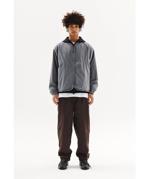 YALE（イェール）の「[ONEMILE WEAR] コンフォートバックフルノーカラージャケット ブラウン（ナイロンジャケット・レディース・その他・SMALL/MEDIUM/WS/X-LARGE/LARGE/XX-LARGE）」の9枚目の写真