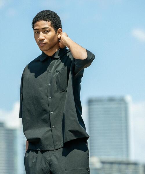 URBAN RESEARCH(アーバンリサーチ)の「COOL DOTS SHORT-SLEEVE SHIRTS(シャツ/ブラウス・メンズ・チャコールグレー/ブラック/ネイビー・MEDIUM/LARGE)」の5枚目の写真