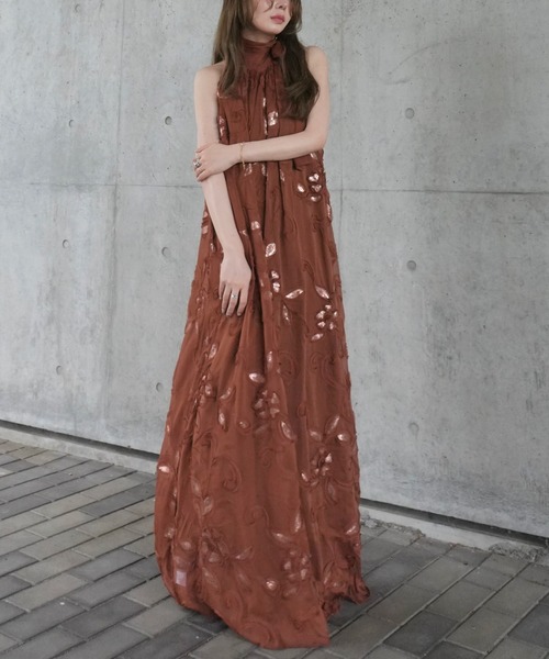 LAULEN(ローレン)の「chiffon ribbon halterneck embroidery dress /シフォンリボンホルター刺繍ロングドレス(ワンピース・レディース・ブラック/ピンク/ライトグリーン/ブラウン・FREE)」の3枚目の写真
