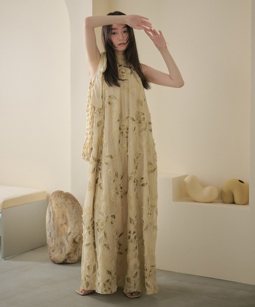 LAULEN(ローレン)の「chiffon ribbon halterneck embroidery dress /シフォンリボンホルター刺繍ロングドレス(ワンピース・レディース・ブラック/ピンク/ライトグリーン/ブラウン・FREE)」の1枚目の写真