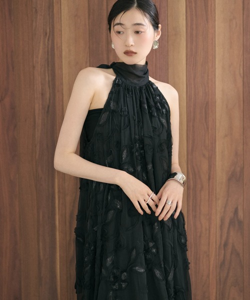 LAULEN(ローレン)の「chiffon ribbon halterneck embroidery dress /シフォンリボンホルター刺繍ロングドレス(ワンピース・レディース・ブラック/ピンク/ライトグリーン/ブラウン・FREE)」の8枚目の写真