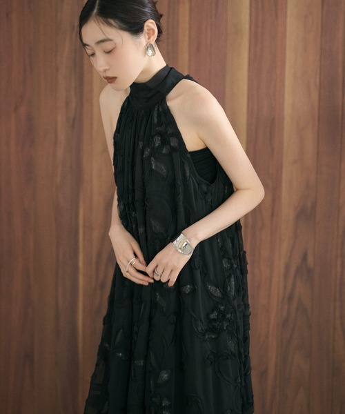 LAULEN(ローレン)の「chiffon ribbon halterneck embroidery dress /シフォンリボンホルター刺繍ロングドレス(ワンピース・レディース・ブラック/ピンク/ライトグリーン/ブラウン・FREE)」の9枚目の写真