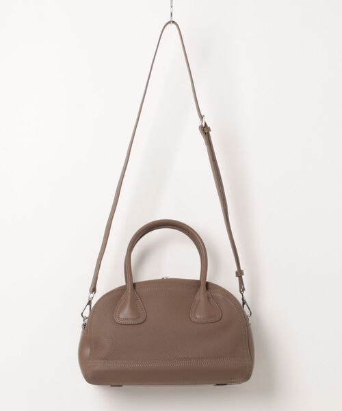 NiiNa(ニーナ)の「【 NiiNa / ニーナ 】高品質牛革2WAYラウンドフォルムバッグ(ショルダーバッグ・レディース・グレイッシュベージュ・FREE)」の5枚目の写真