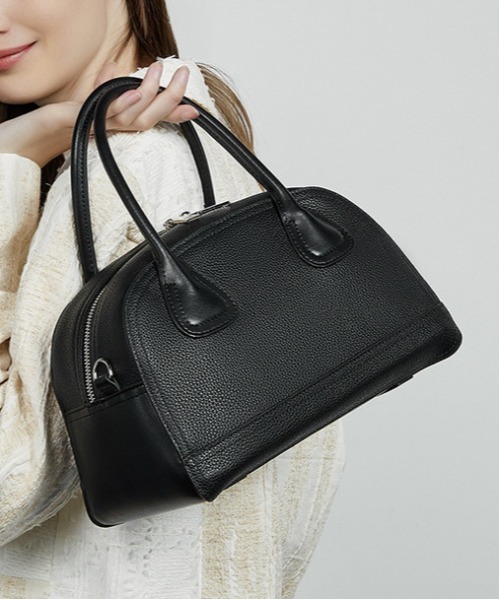 NiiNa(ニーナ)の「【 NiiNa / ニーナ 】高品質牛革2WAYラウンドフォルムバッグ(ショルダーバッグ・レディース・グレイッシュベージュ・FREE)」の21枚目の写真