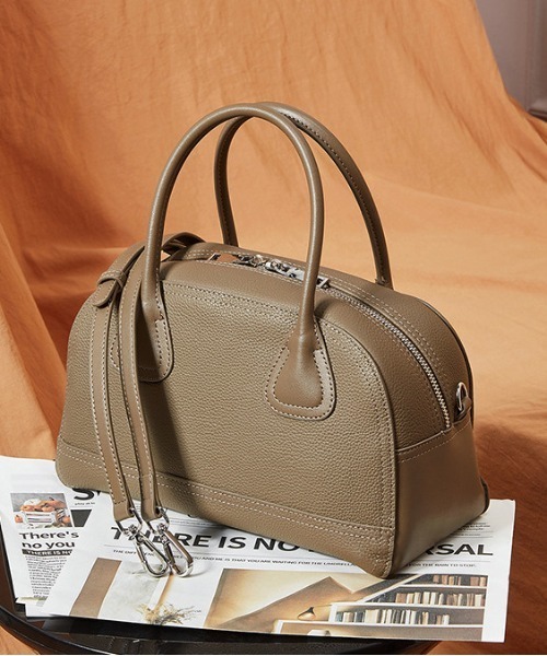 NiiNa(ニーナ)の「【 NiiNa / ニーナ 】高品質牛革2WAYラウンドフォルムバッグ(ショルダーバッグ・レディース・グレイッシュベージュ・FREE)」の17枚目の写真