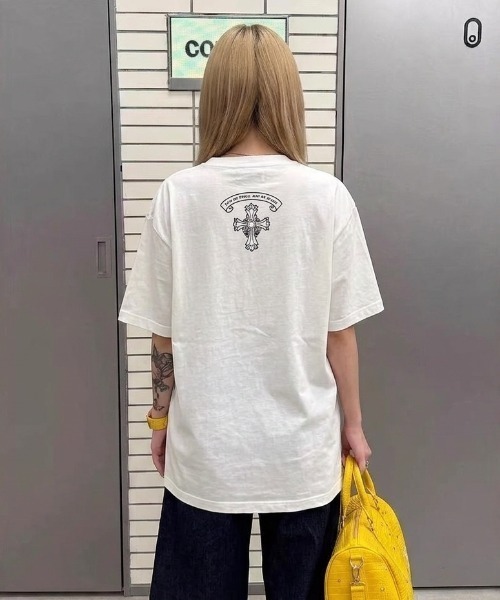 LAC-VERT（ラック・ヴェール）の「クロスプリントＴシャツ（Tシャツ/カットソー・レディース・ホワイト/ブラック/ピンク・FREE）」の6枚目の写真