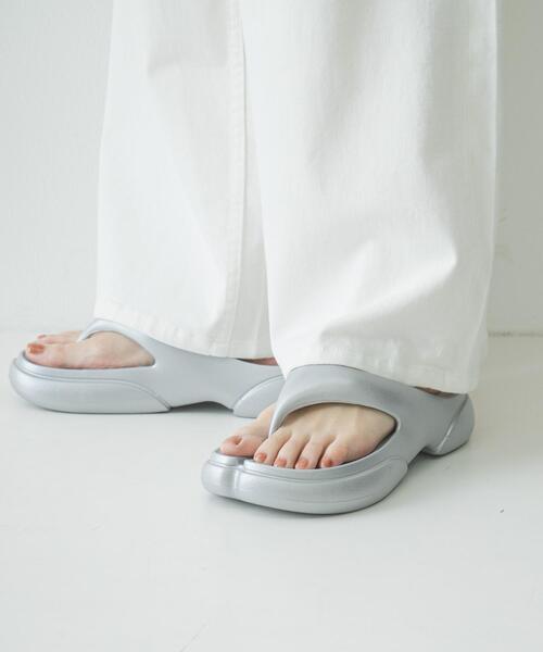 PAES(ペイズ)の「Paes NEW FLIPFLOP(サンダル・レディース・シルバー・25/23/24)」の1枚目の写真