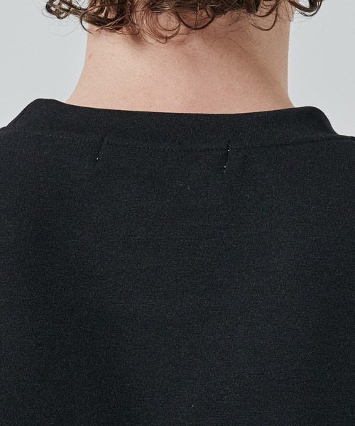CULLNI(クルニ)の「【CULLNI】CULLNI Logo Embroidery Ponte Rome Pullover(Tシャツ/カットソー・メンズ・タン/ブラック・1/2)」の5枚目の写真